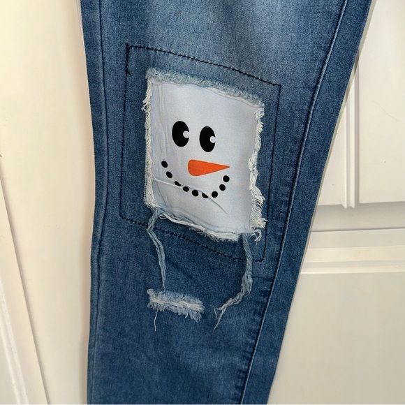 Snowman face distressed medium wash fashion jeans women S - Picture 7 of 13